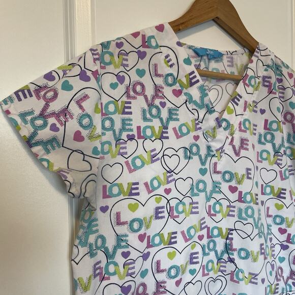 JDM Uniforms Women's Size S Scrub Top Love Heart Print Valentines White Pink - Picture 5 of 6